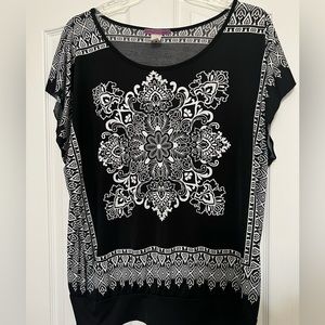 Beautiful design, high waist cut maternity top.